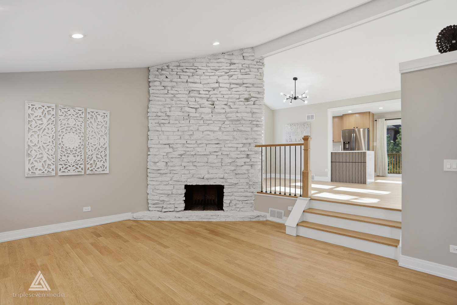 904 Hillview Drive, Lemont, IL 60439