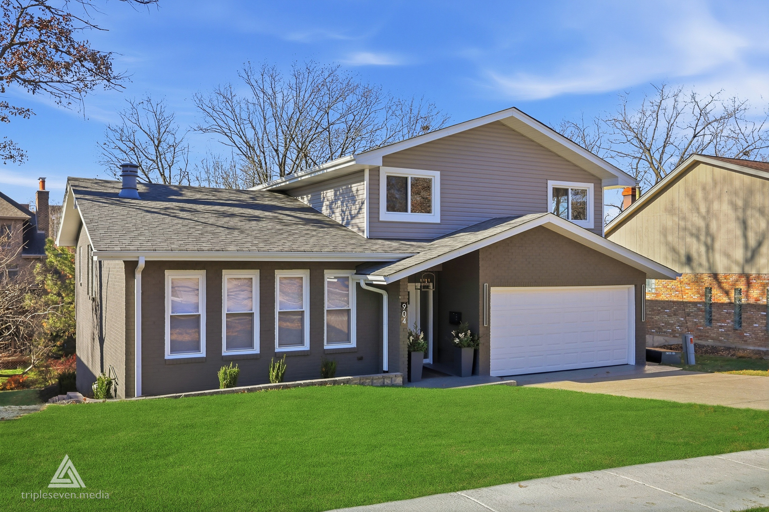 904 Hillview Drive, Lemont, IL 60439