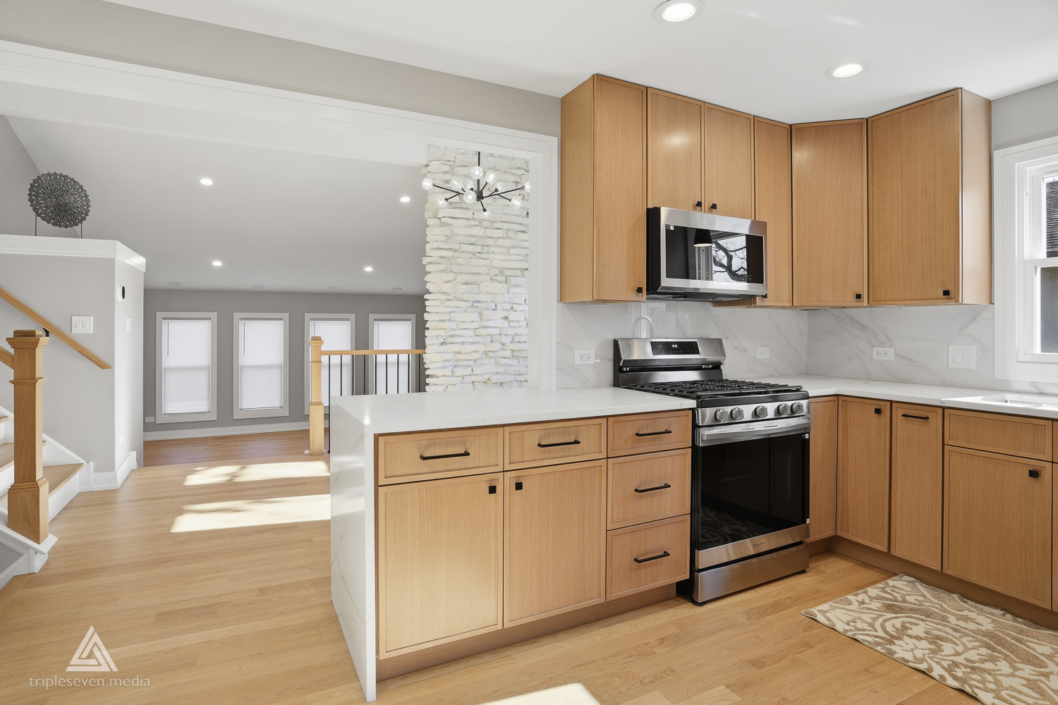 904 Hillview Drive, Lemont, IL 60439