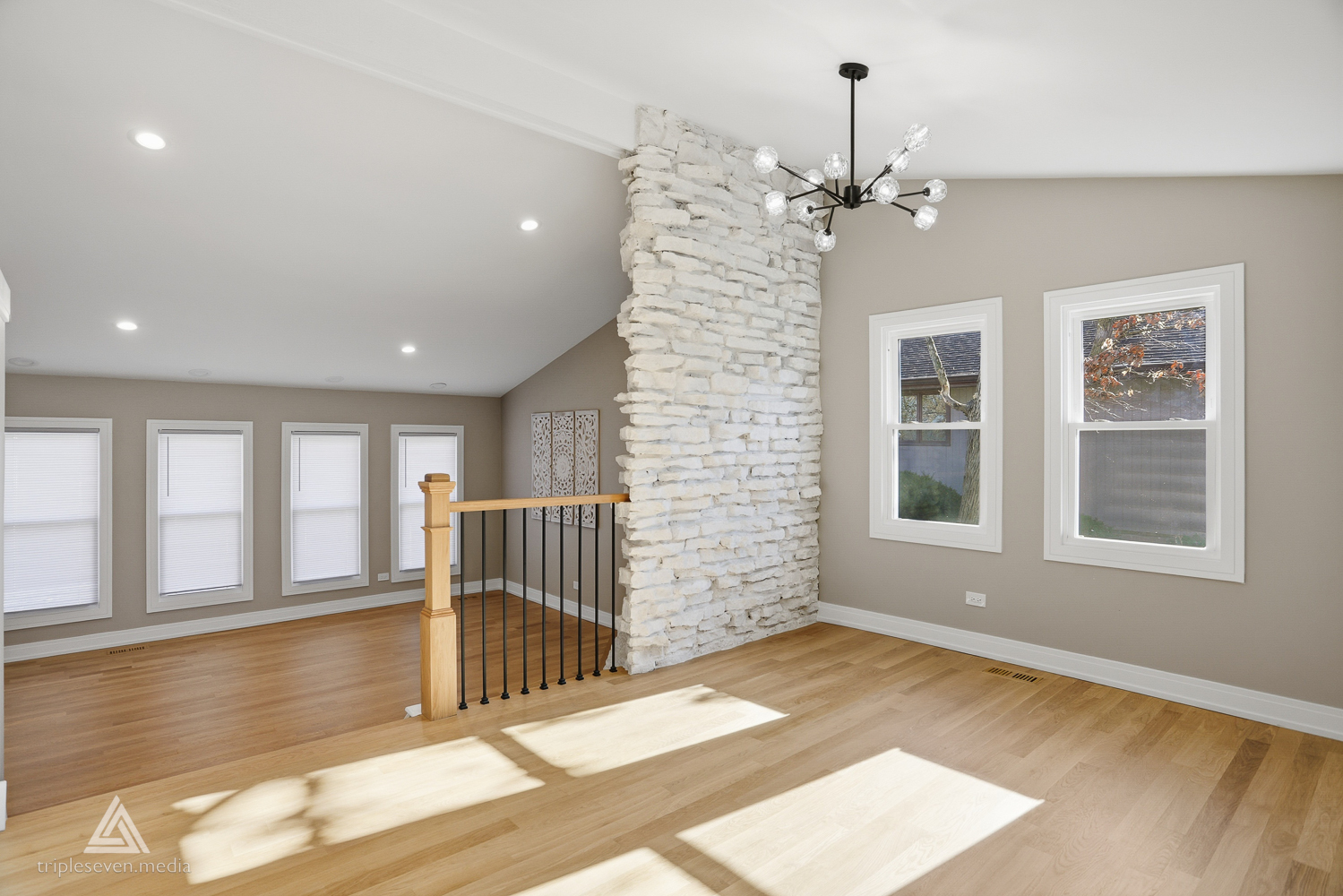 904 Hillview Drive, Lemont, IL 60439