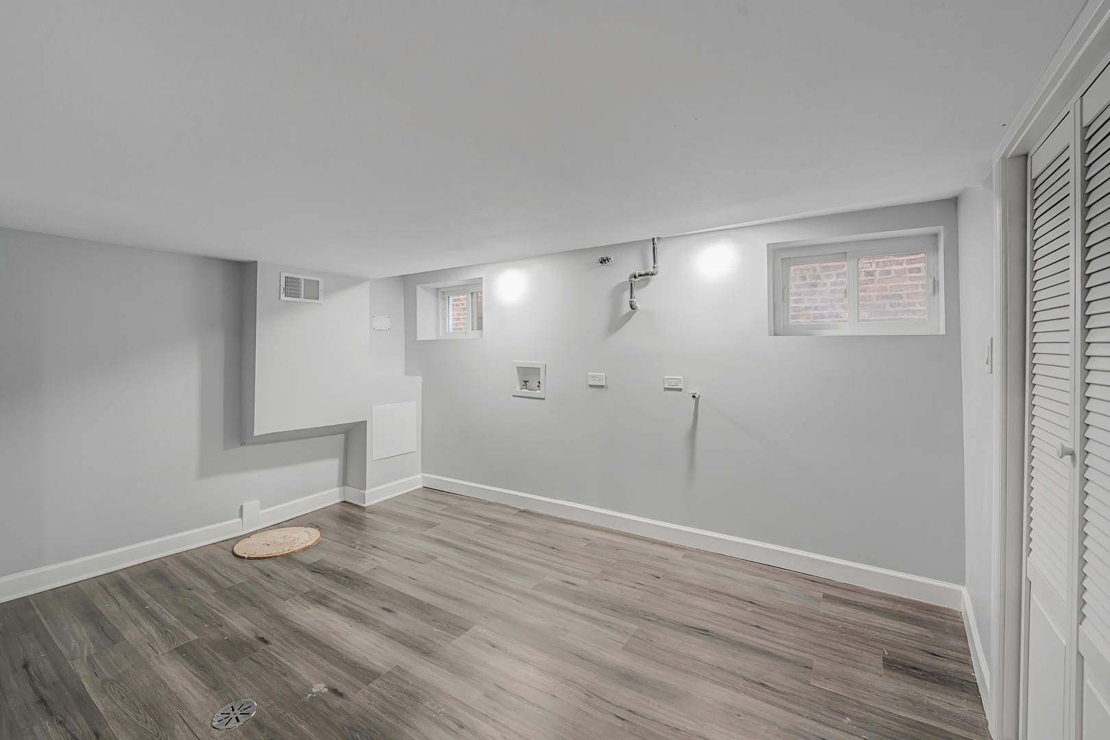 1615 S Central Avenue, Cicero, IL 60804