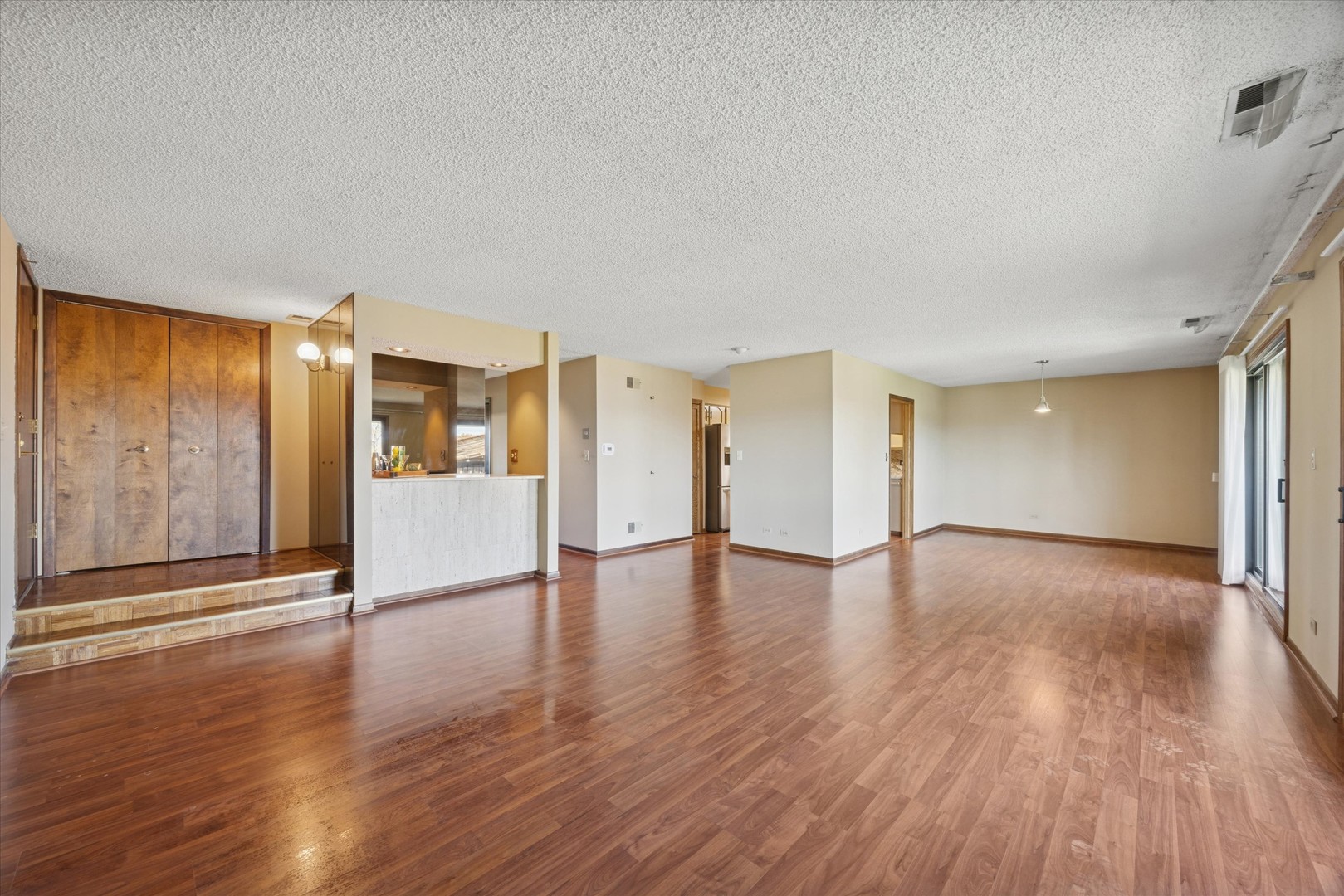 7990 Garfield Avenue #14-3, Burr Ridge, IL 60527