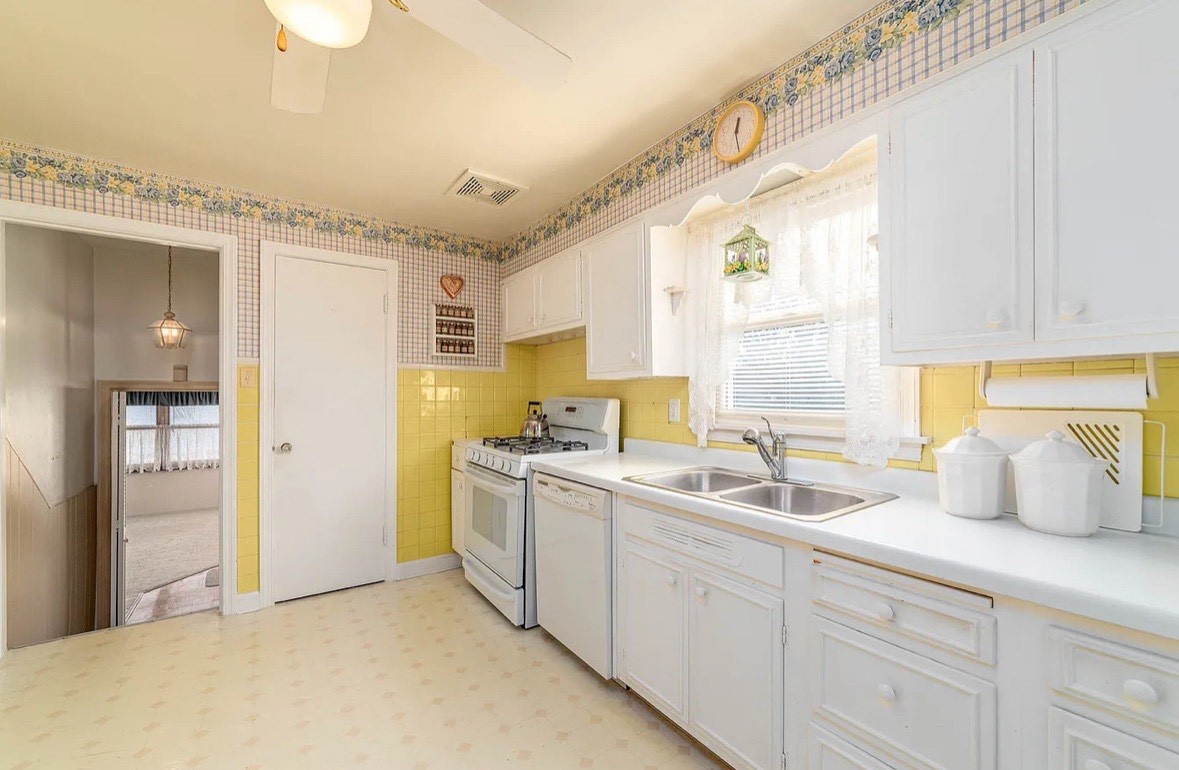 18419 Gottschalk Avenue, Homewood, IL 60430