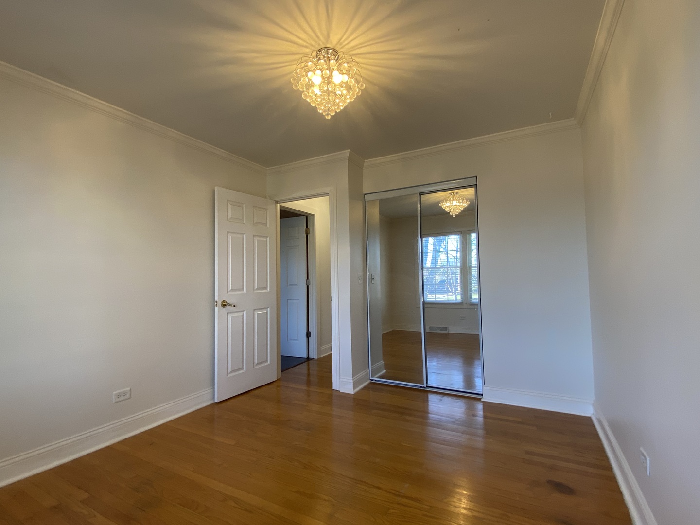 1106 S Robert Drive, Mount Prospect, IL 60056