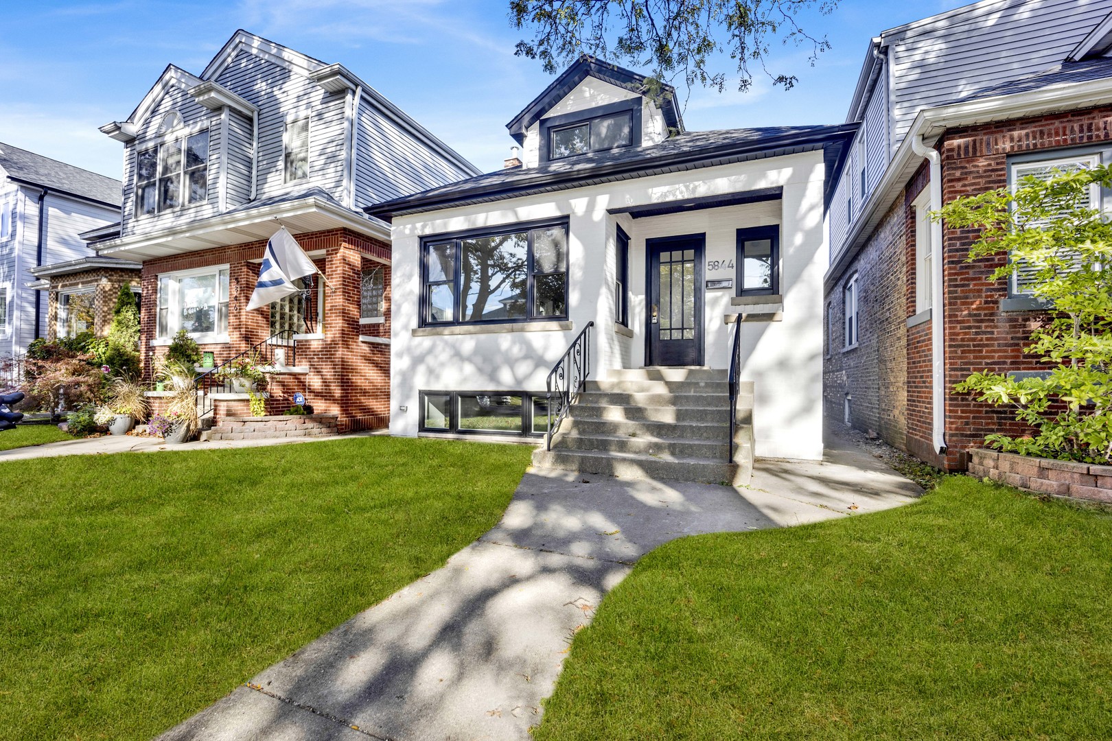 5844 W Leland Avenue, Chicago, IL 60630