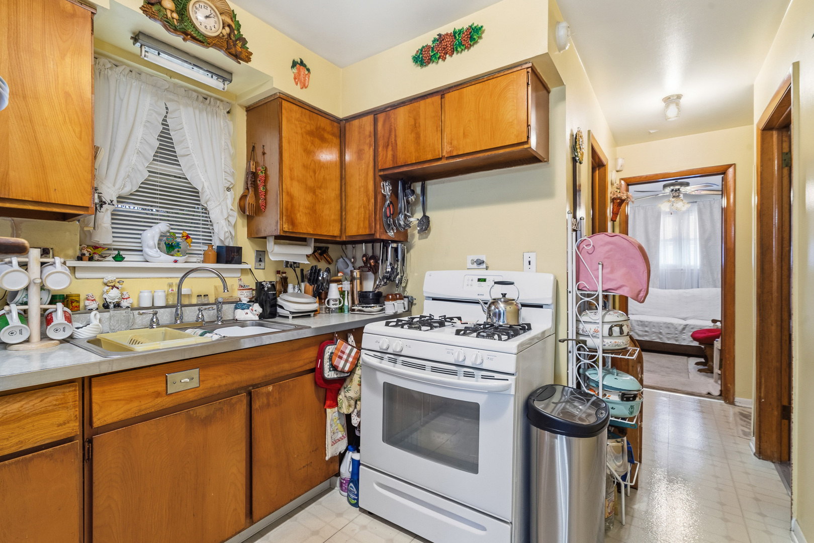 624 S 17th Avenue, Maywood, IL 60153