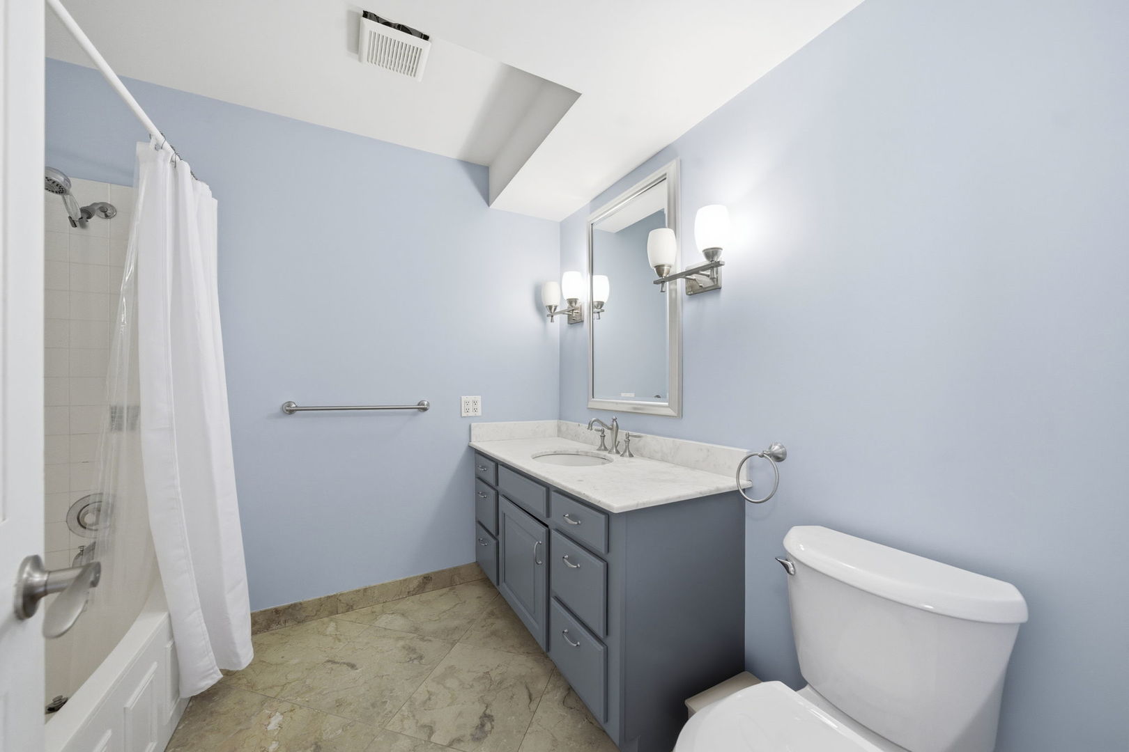 5523 S Garfield Street, Hinsdale, IL 60521