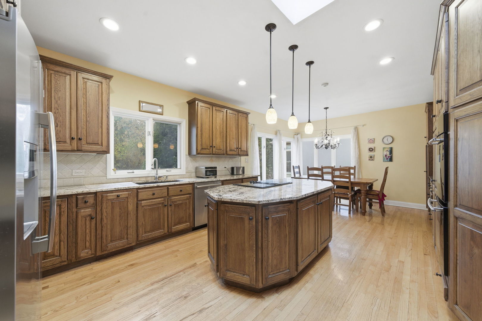 5523 S Garfield Street, Hinsdale, IL 60521