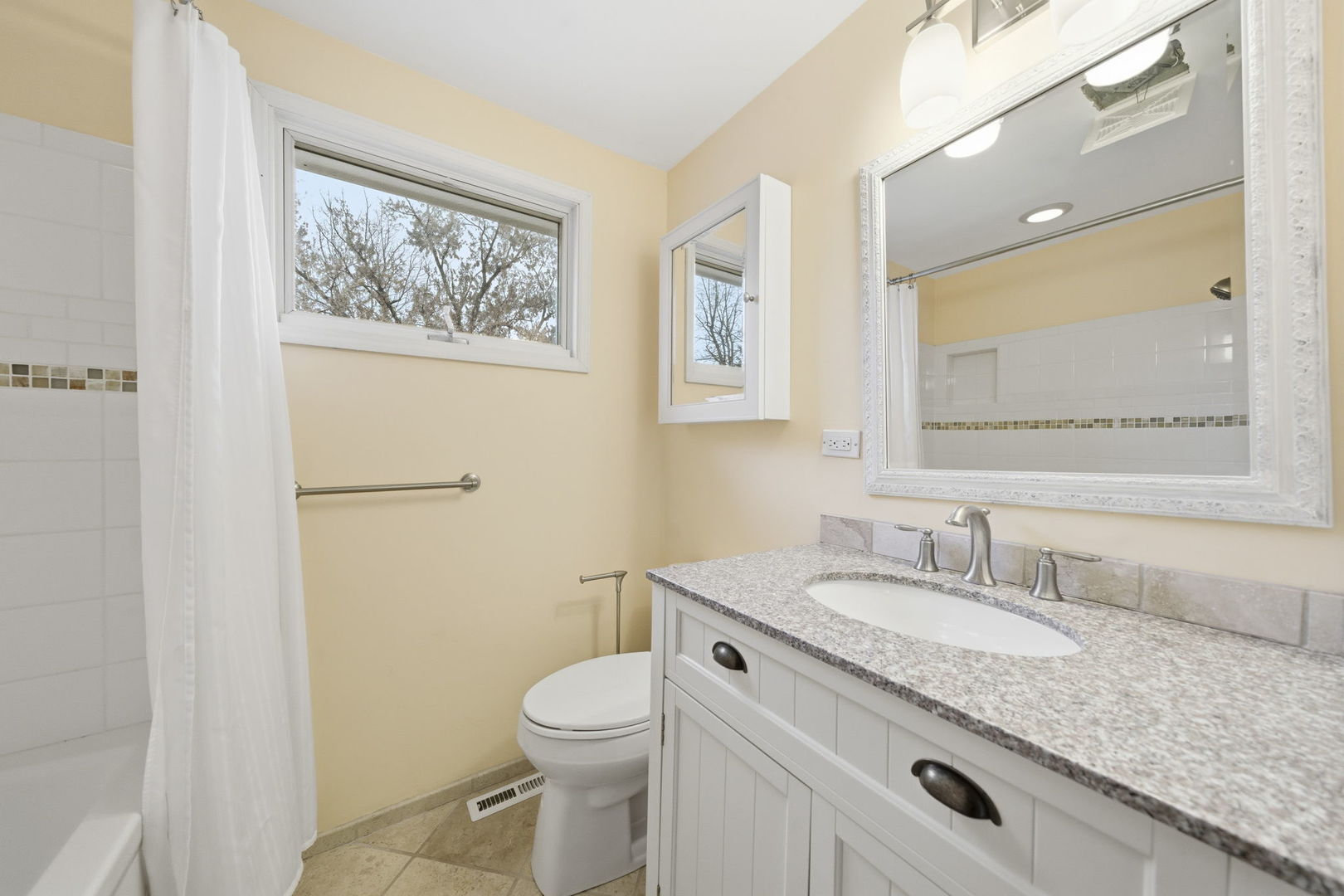 5523 S Garfield Street, Hinsdale, IL 60521