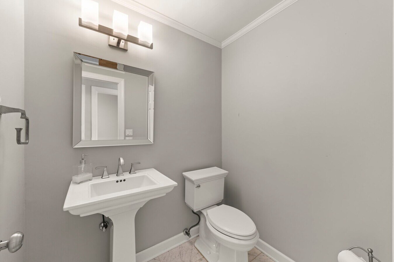 10S160 ALMA Lane, Naperville, IL 60564