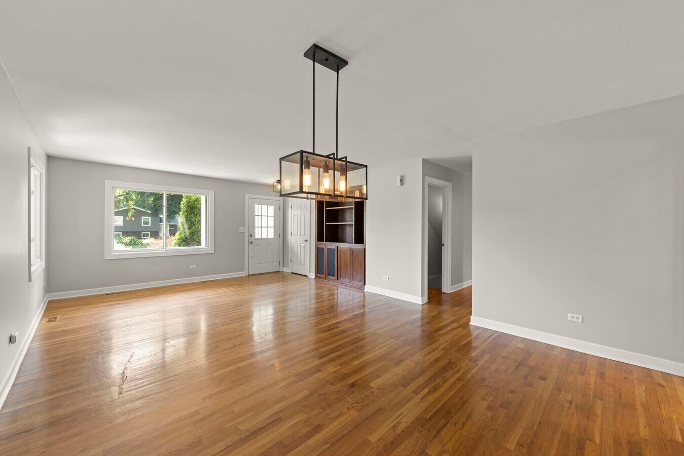 10S160 ALMA Lane, Naperville, IL 60564