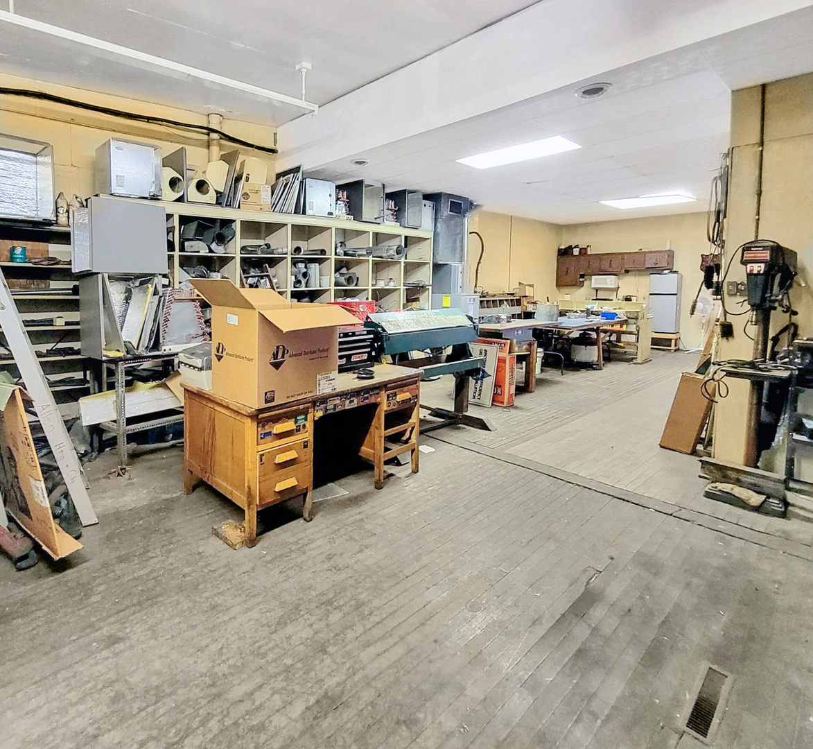 10050 S Ewing Avenue, Chicago, IL 60617