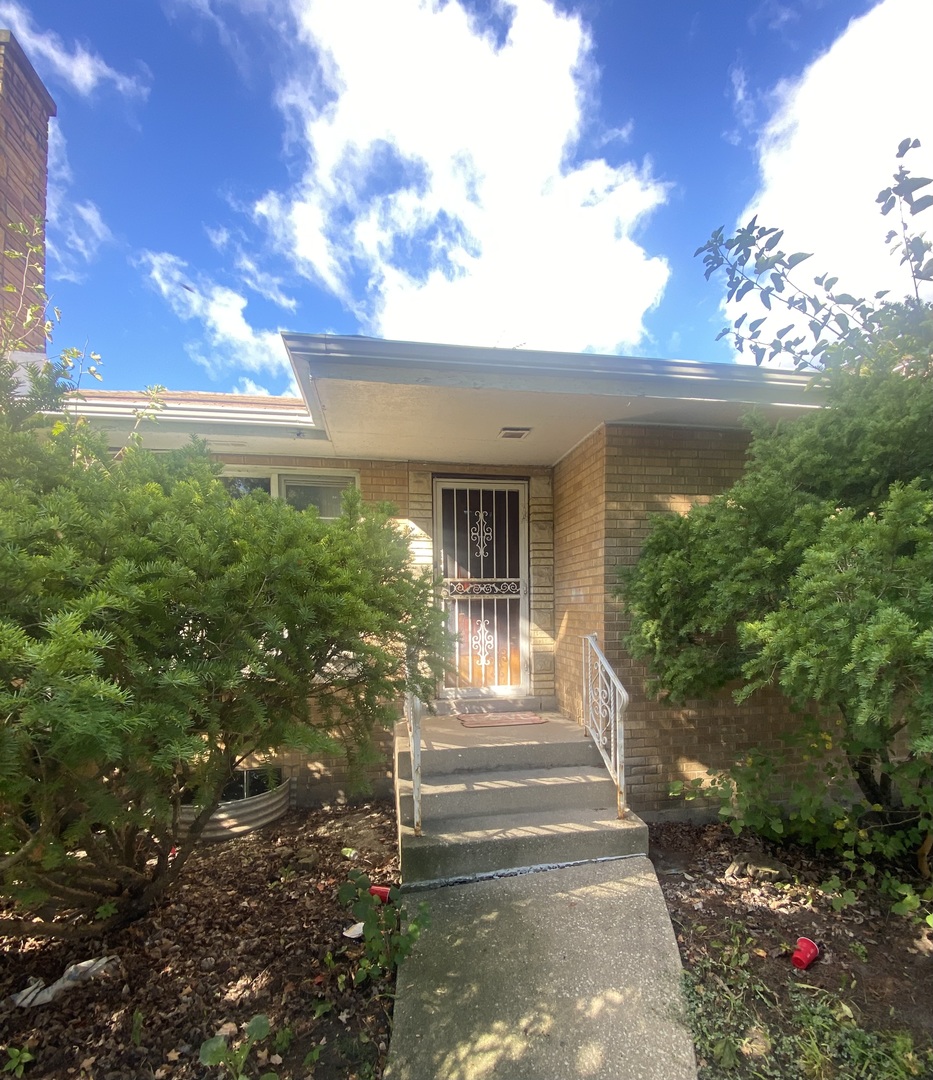 9716 S Prairie Avenue, Chicago, IL 60628