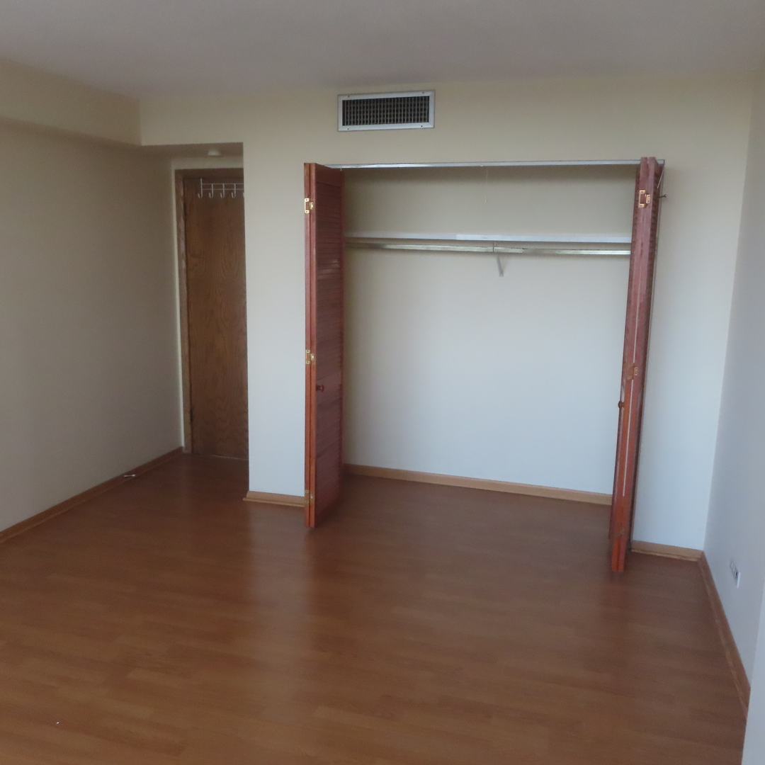 7234 W North Avenue #1008, Elmwood Park, IL 60707