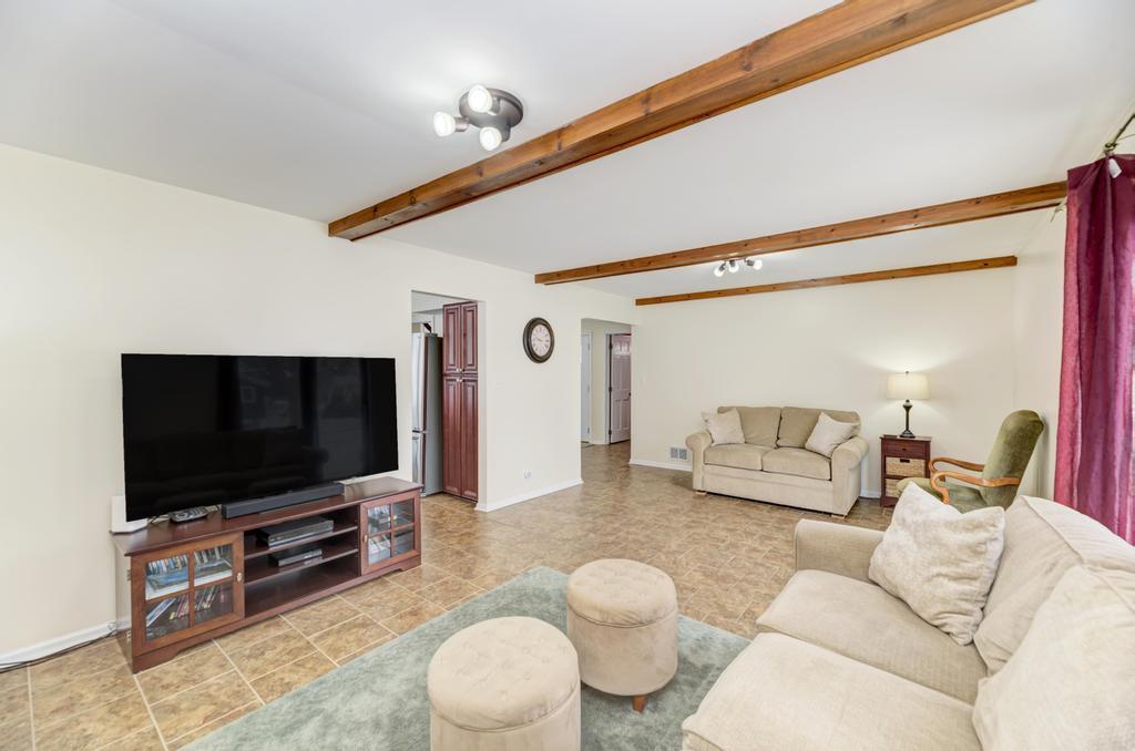 1010 W Haven Drive, Arlington Heights, IL 60005