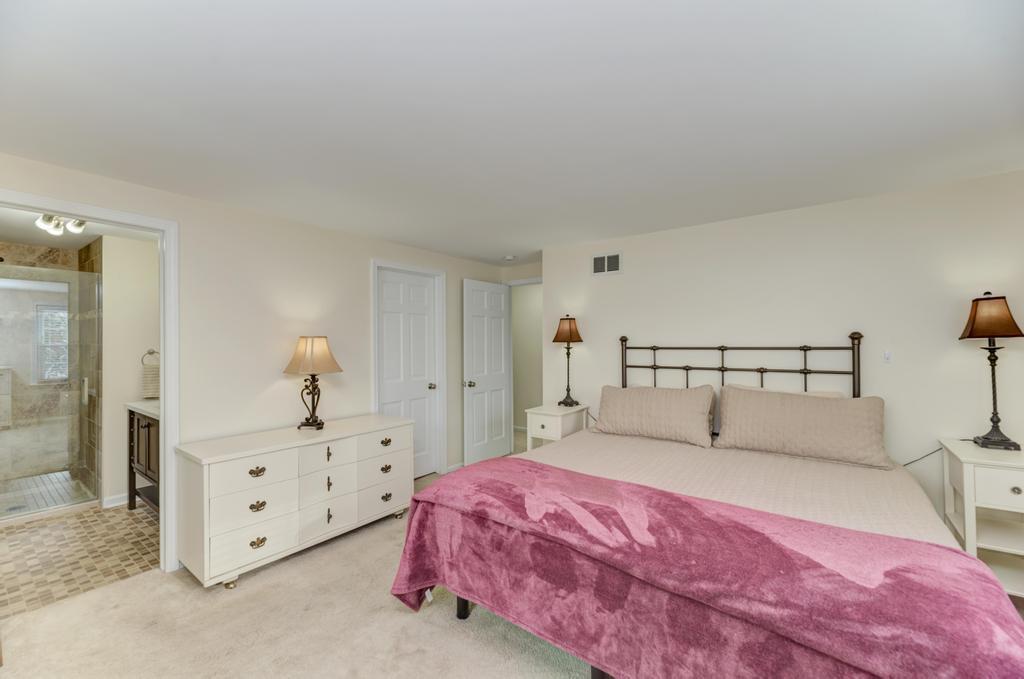 1010 W Haven Drive, Arlington Heights, IL 60005