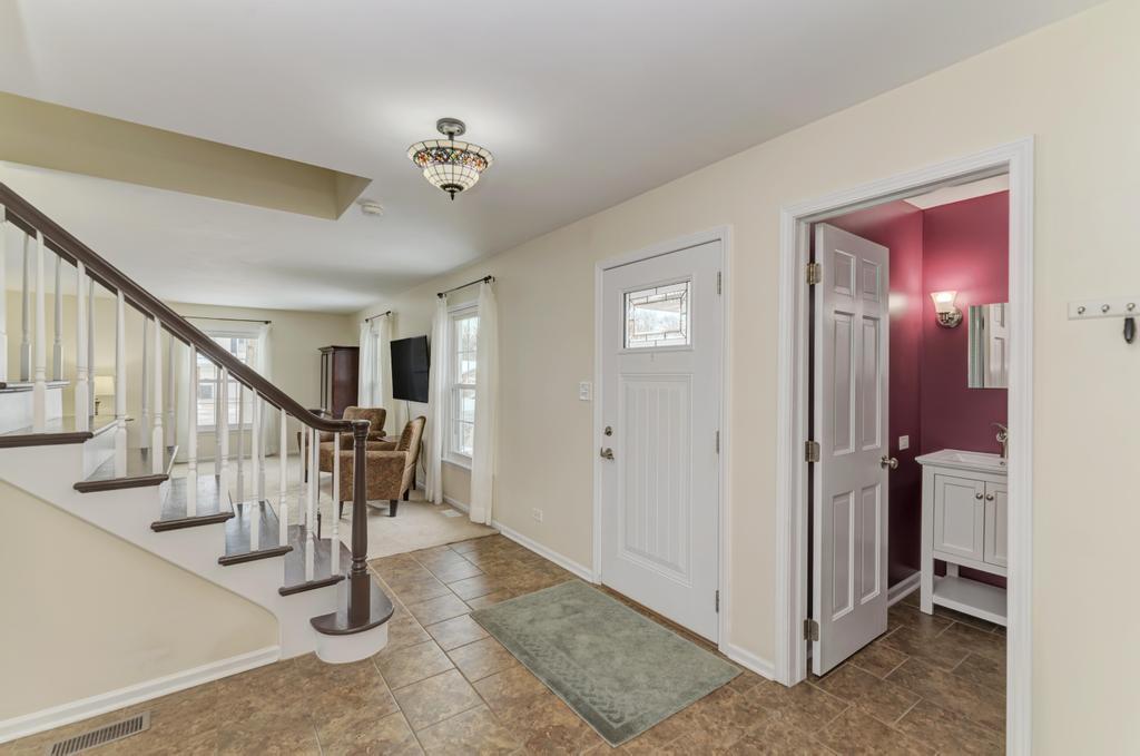 1010 W Haven Drive, Arlington Heights, IL 60005