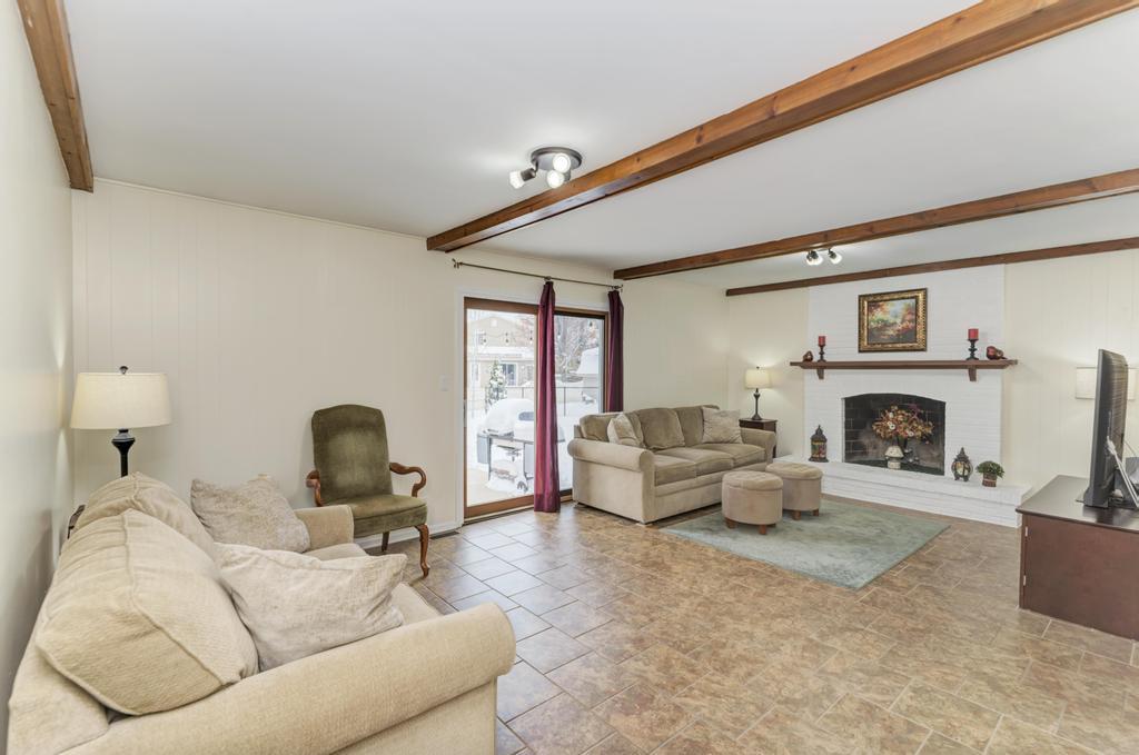 1010 W Haven Drive, Arlington Heights, IL 60005