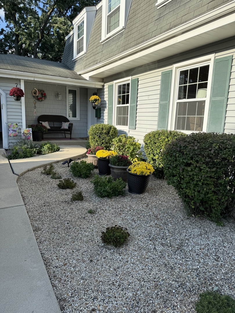 1010 W Haven Drive, Arlington Heights, IL 60005