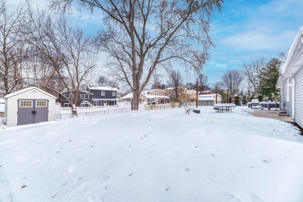 1010 W Haven Drive, Arlington Heights, IL 60005