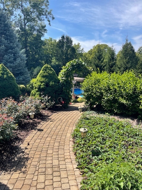 10018 Haegers Bend Road, Algonquin, IL 60102