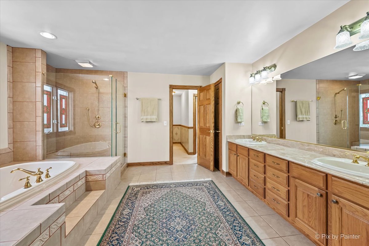 10018 Haegers Bend Road, Algonquin, IL 60102