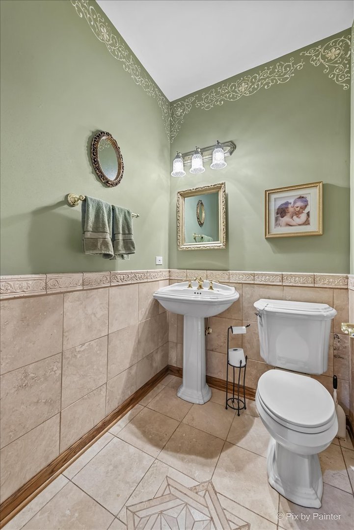 10018 Haegers Bend Road, Algonquin, IL 60102