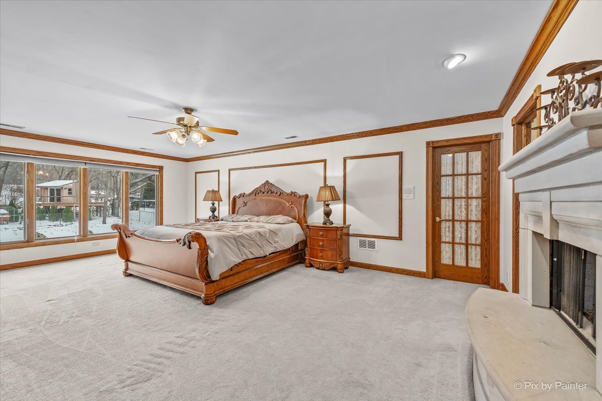 10018 Haegers Bend Road, Algonquin, IL 60102