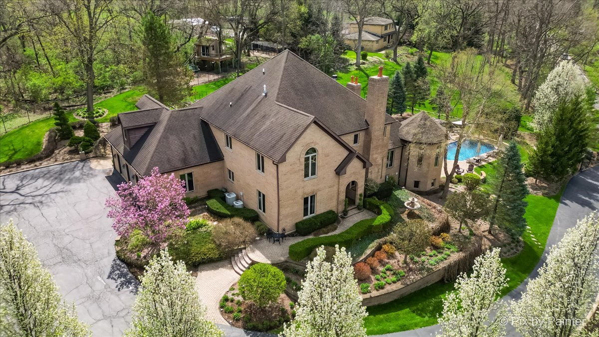 10018 Haegers Bend Road, Algonquin, IL 60102