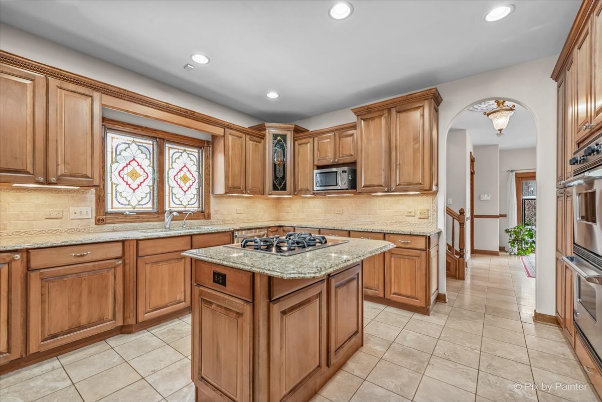 10018 Haegers Bend Road, Algonquin, IL 60102