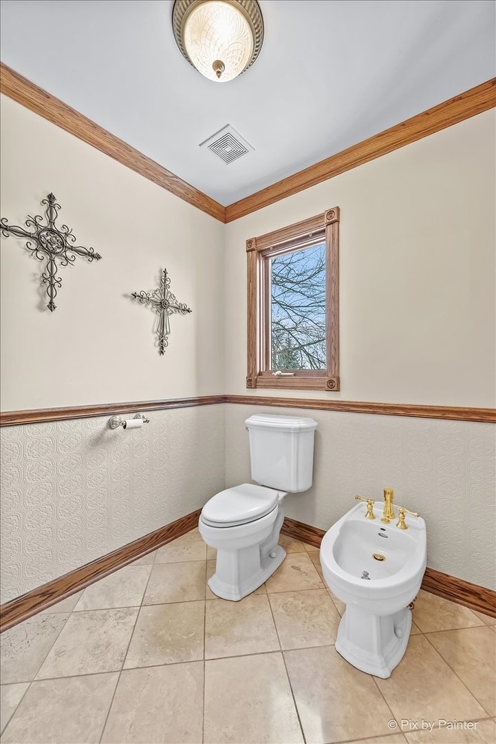 10018 Haegers Bend Road, Algonquin, IL 60102