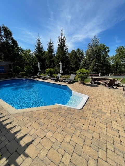 10018 Haegers Bend Road, Algonquin, IL 60102