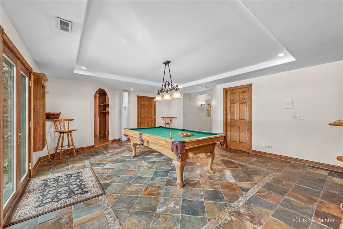 10018 Haegers Bend Road, Algonquin, IL 60102