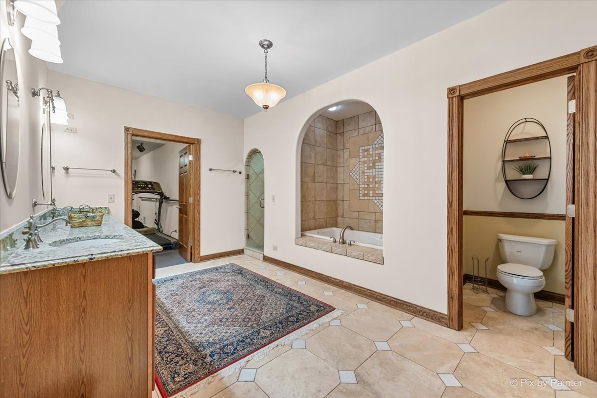 10018 Haegers Bend Road, Algonquin, IL 60102