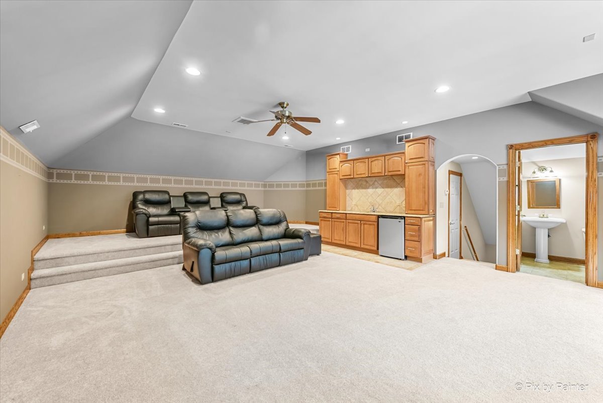 10018 Haegers Bend Road, Algonquin, IL 60102