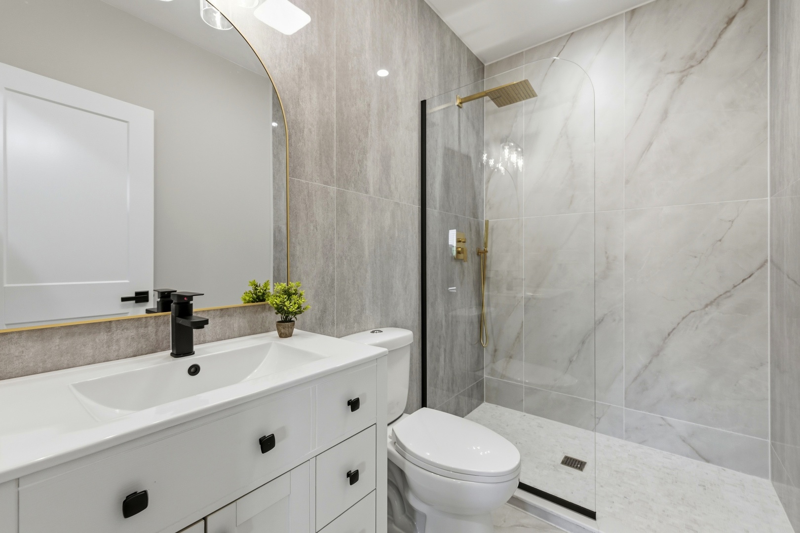 8332 S 77th Court, Bridgeview, IL 60455