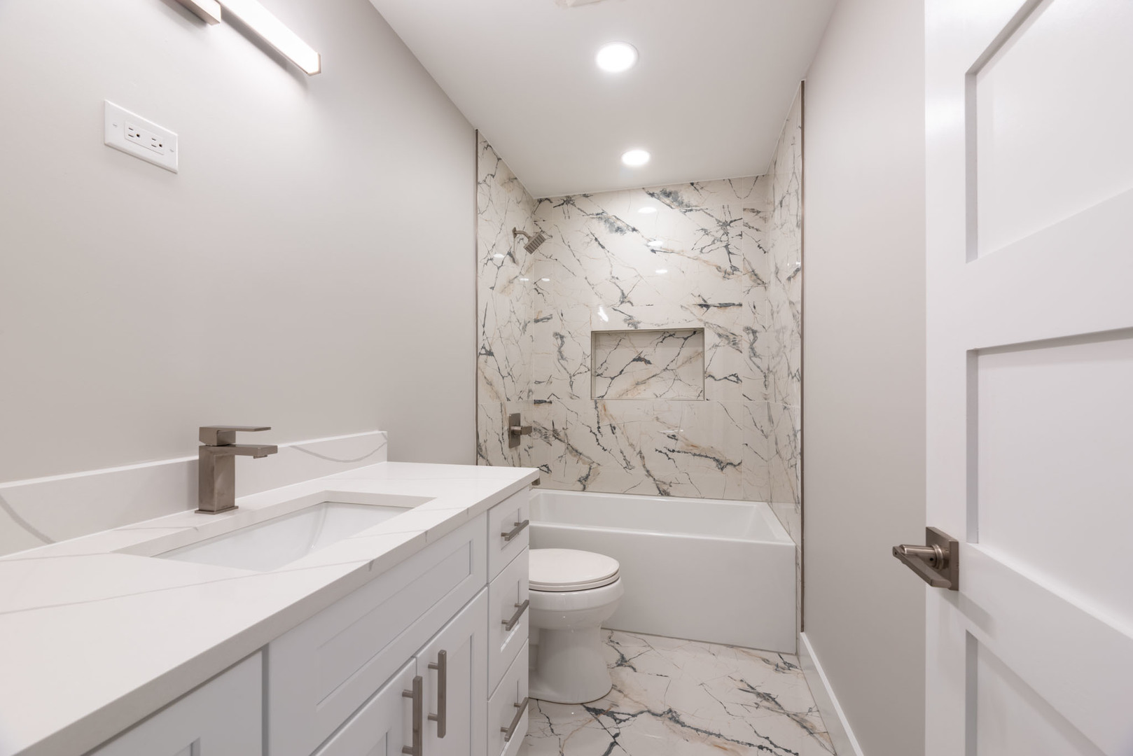 3437 Summerhill Drive, Woodridge, IL 60517