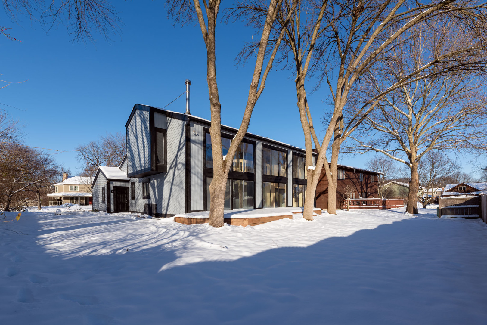 3437 Summerhill Drive, Woodridge, IL 60517