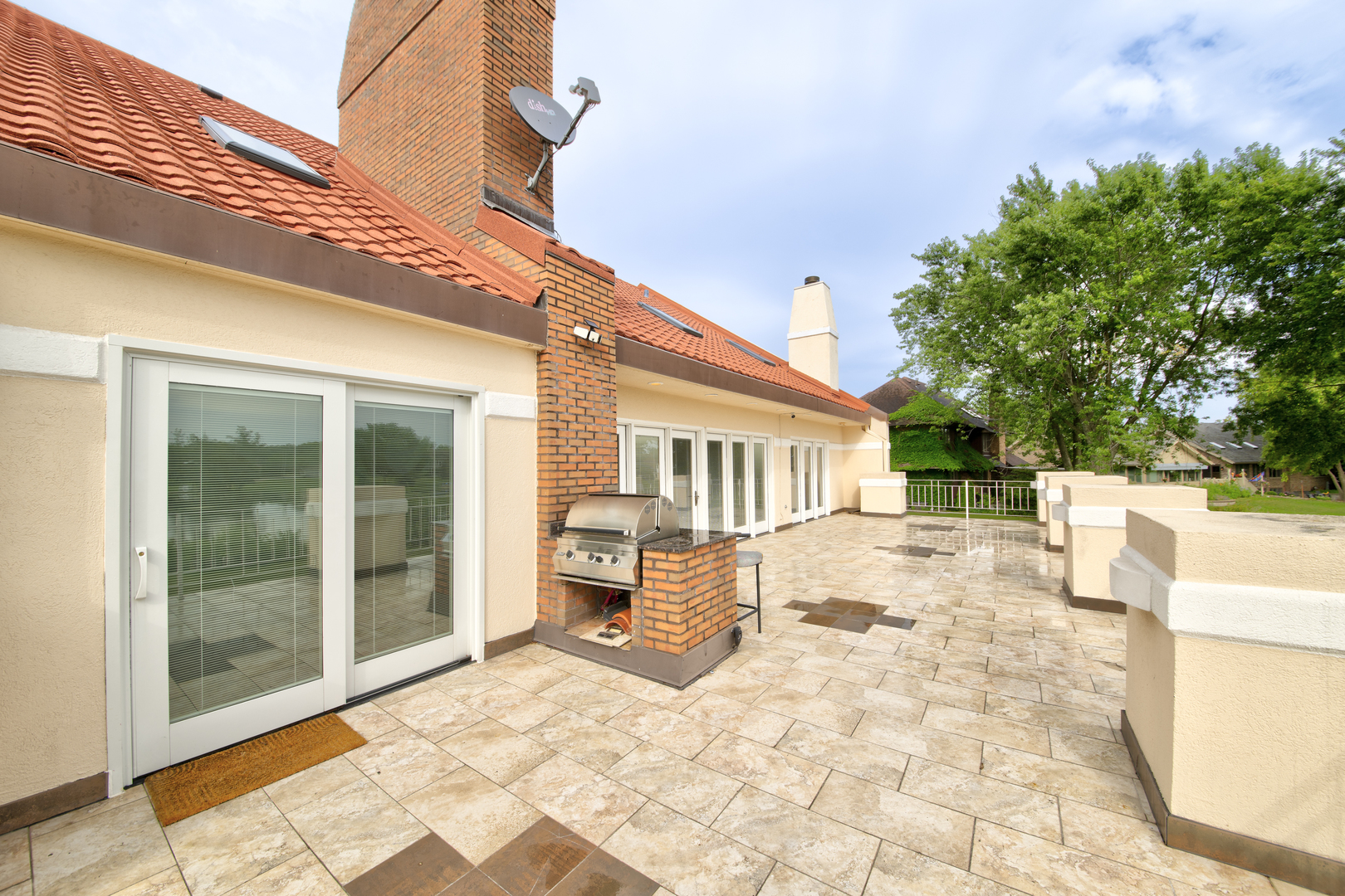 8170 Lake Ridge Drive, Burr Ridge, IL 60527