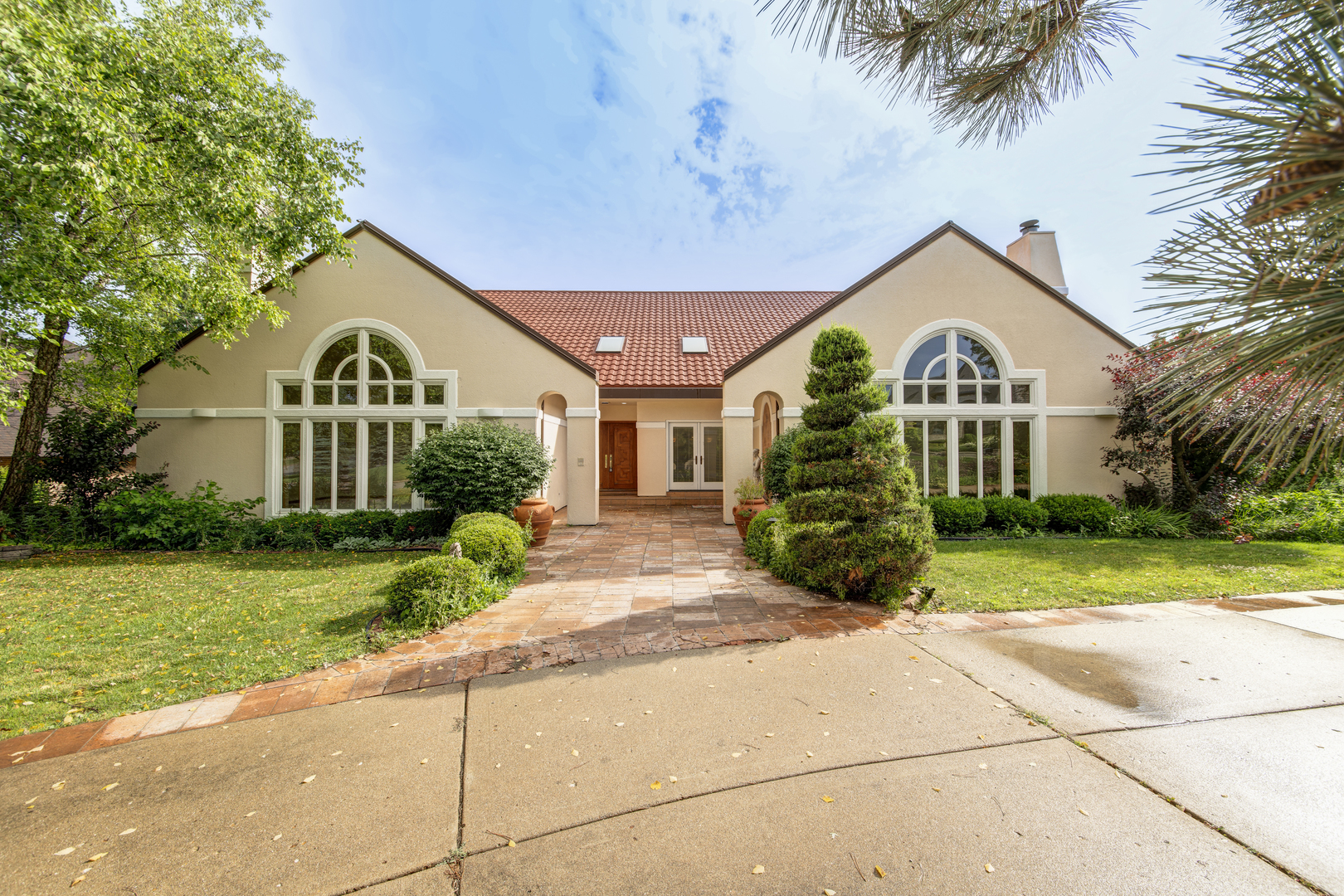 8170 Lake Ridge Drive, Burr Ridge, IL 60527