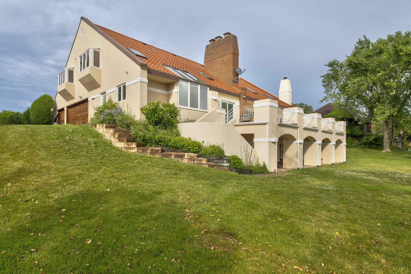 8170 Lake Ridge Drive, Burr Ridge, IL 60527