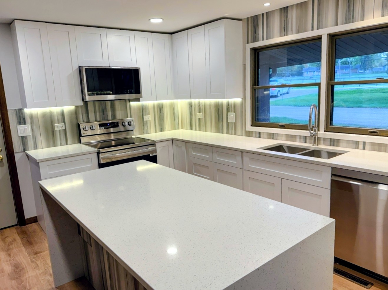 27996 W Roberts Road, Lake Barrington, IL 60010