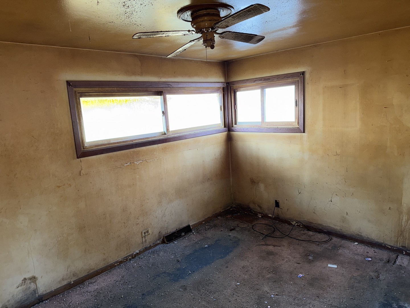 16243 Sussex Avenue, Markham, IL 60428