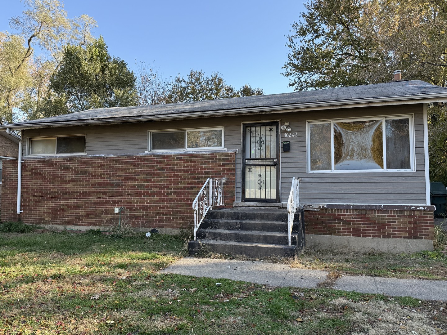 16243 Sussex Avenue, Markham, IL 60428