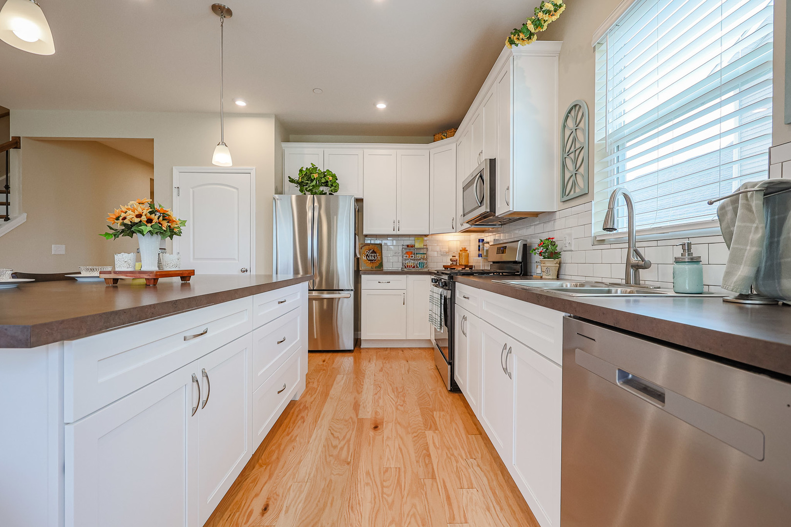 580 N Highlander Way, Addison, IL 60101