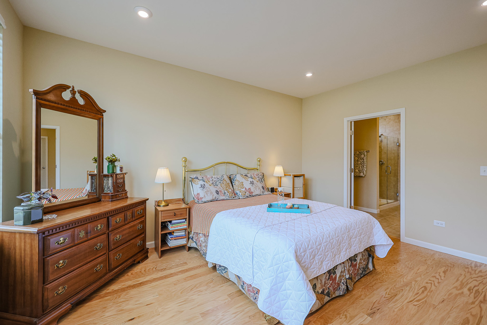 580 N Highlander Way, Addison, IL 60101