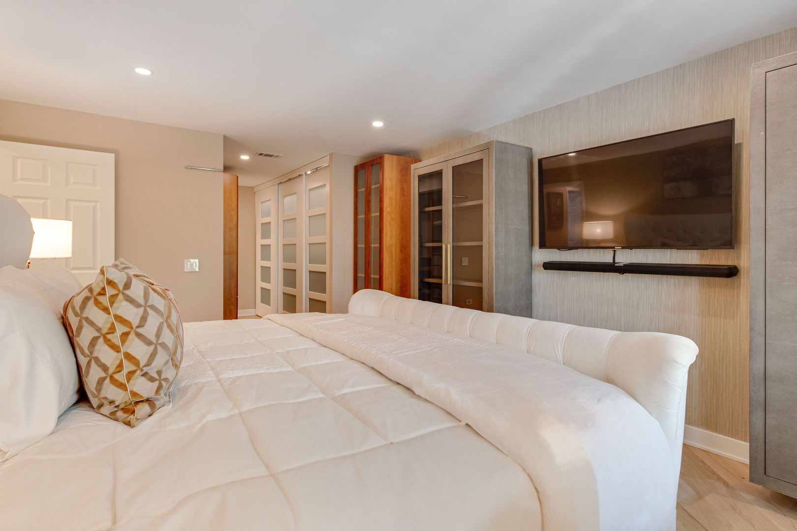 2200 Bouterse Street #407, Park Ridge, IL 60068