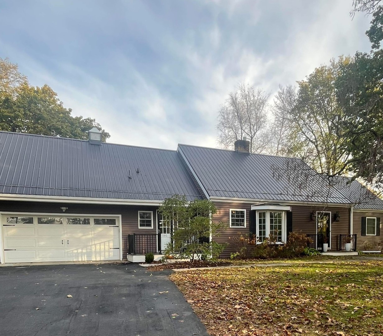 101 W Mill Road, Sheffield, IL 61361