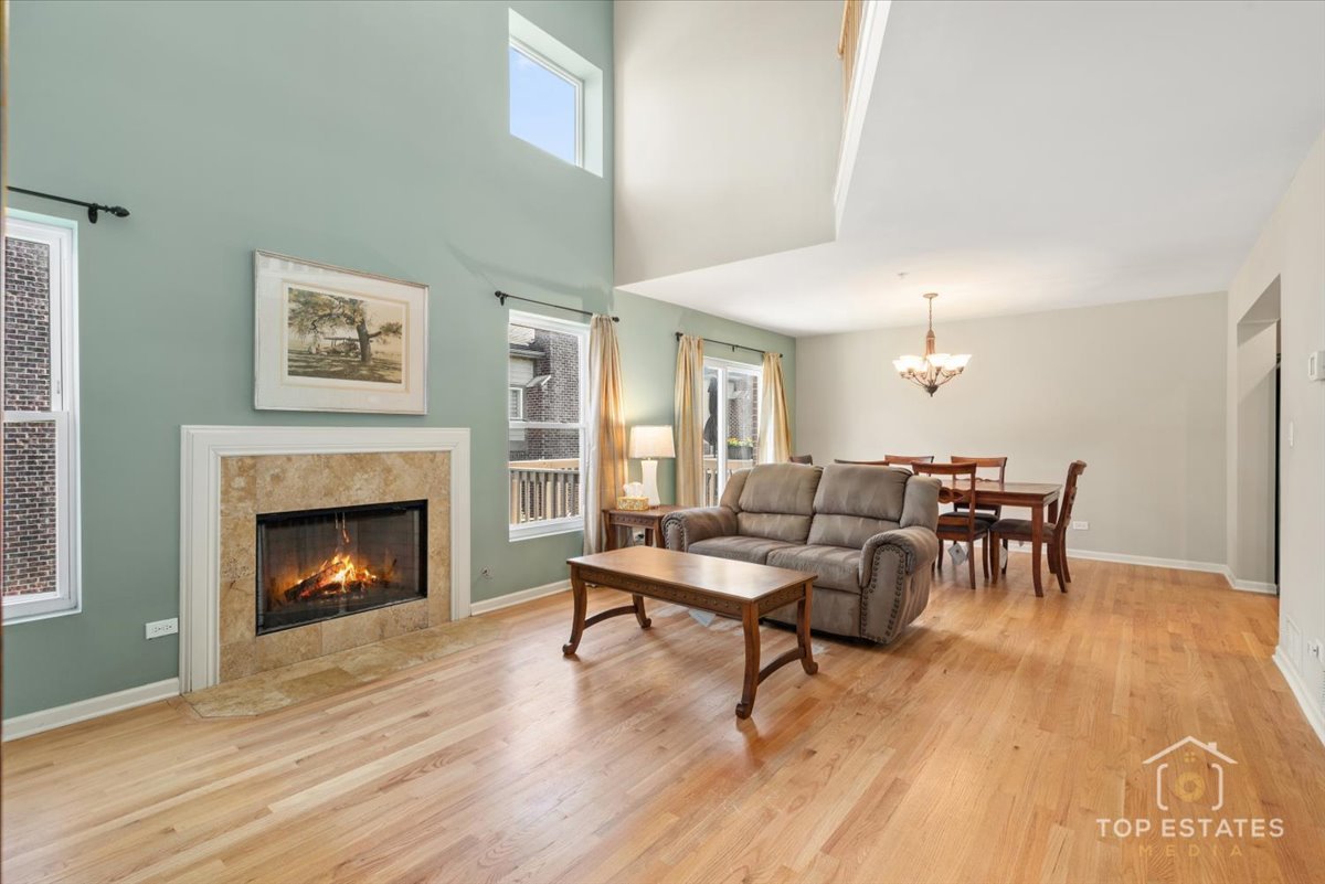 1631 PAULINE Circle, Mundelein, IL 60060