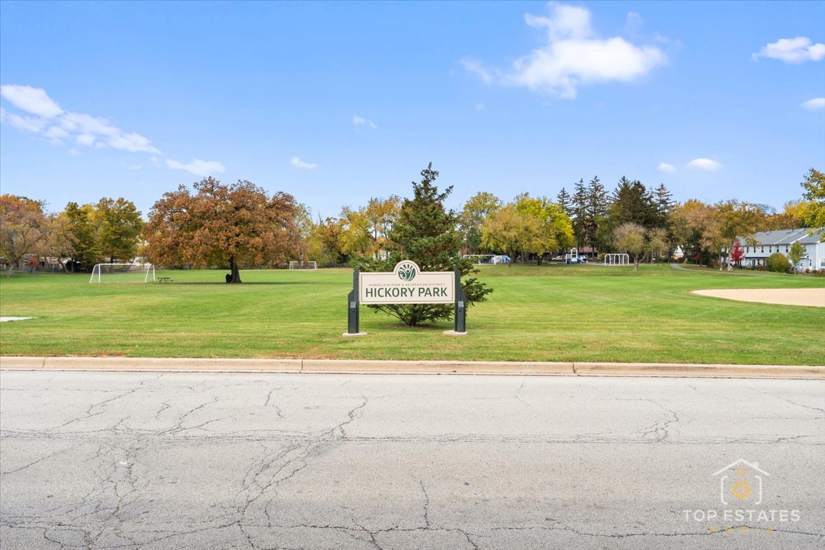 1631 PAULINE Circle, Mundelein, IL 60060